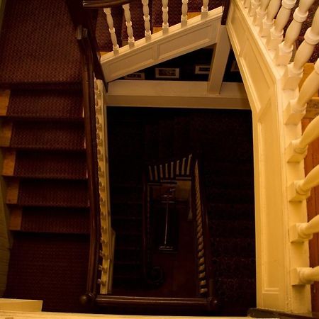 The Yankee Pedlar Inn Torrington Экстерьер фото