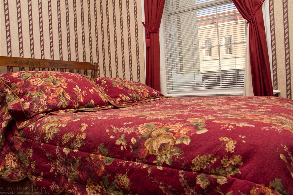 The Yankee Pedlar Inn Torrington Номер фото