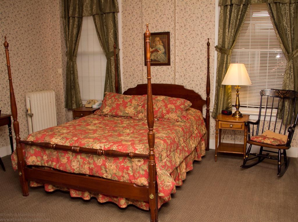 The Yankee Pedlar Inn Torrington Номер фото